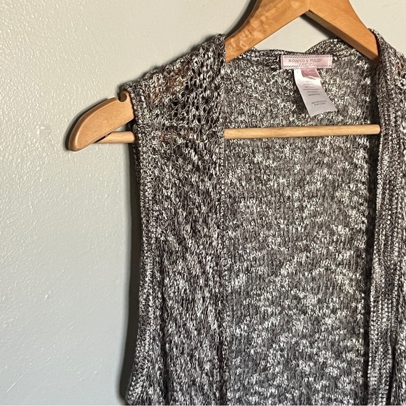 Romeo & Juliet Couture Crochet Cardigan Size Large L Grey Sleeveless Open Vest - Picture 5 of 8